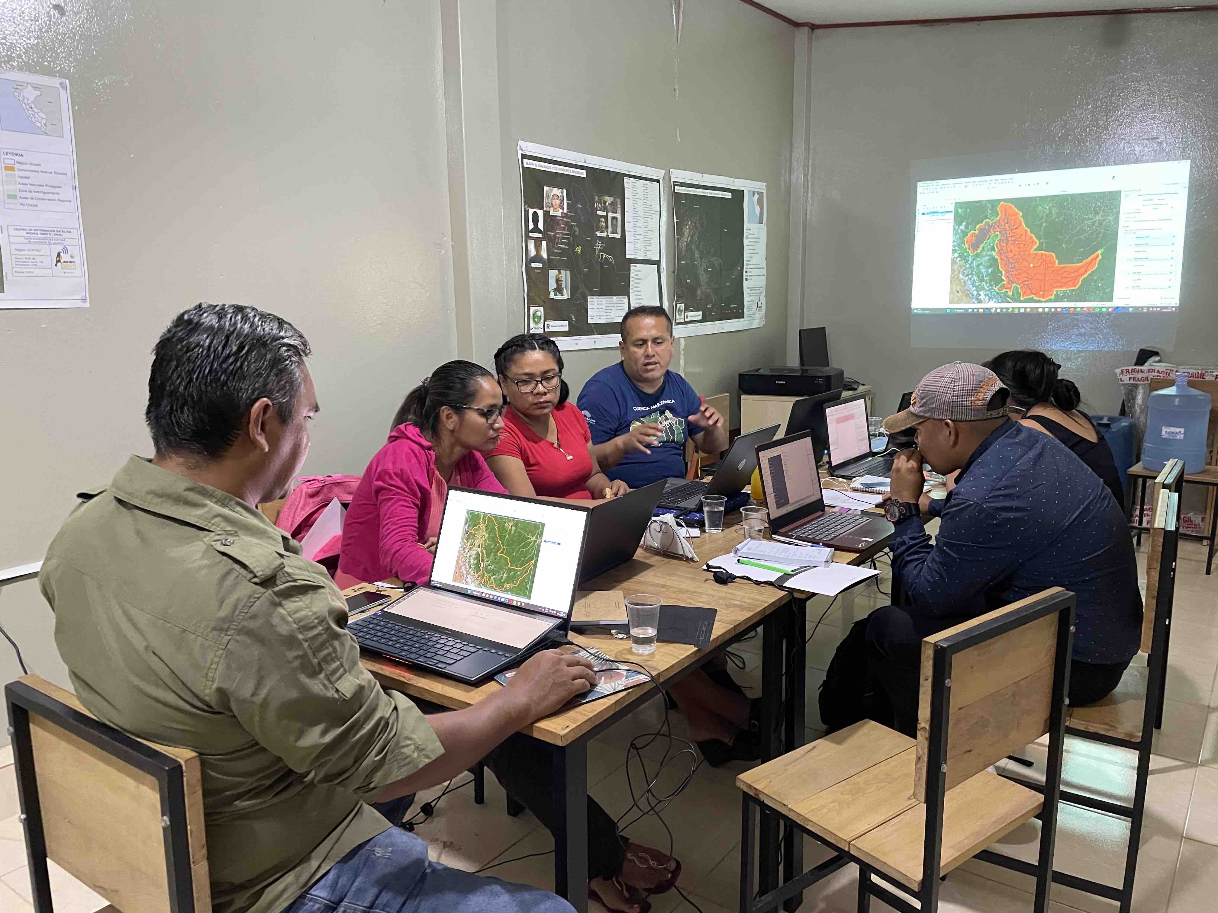 Participantes del taller fortaleciendo capacidades en el uso de plataformas académicas y públicas. Participantes del taller fortaleciendo capacidades en el uso de plataformas académicas y públicas.